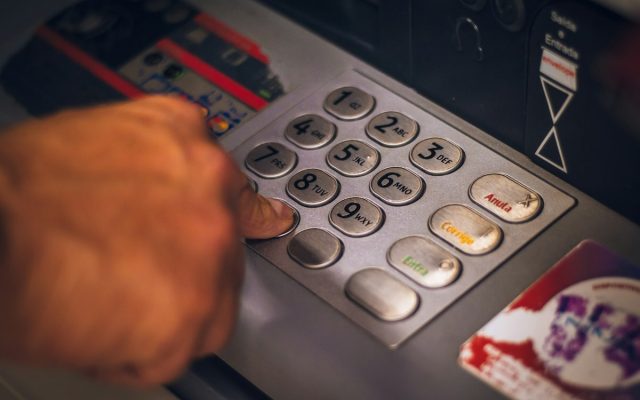 Nouveaux distributeurs automatiques de billets : une règle peu connue désormais obligatoire dans toutes les banques françaises