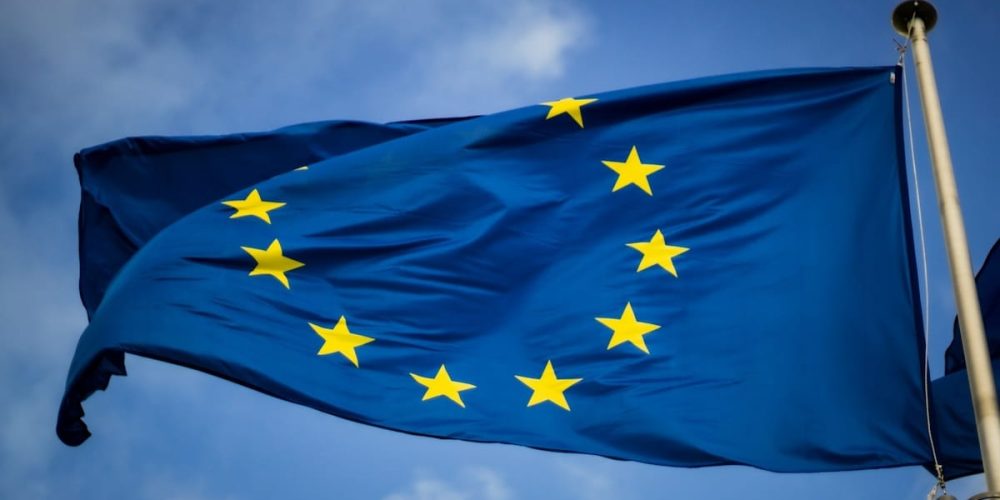 Accord européen sur l&rsquo;IA et règles simplifiées : innovation et protection des droits fondamentaux
