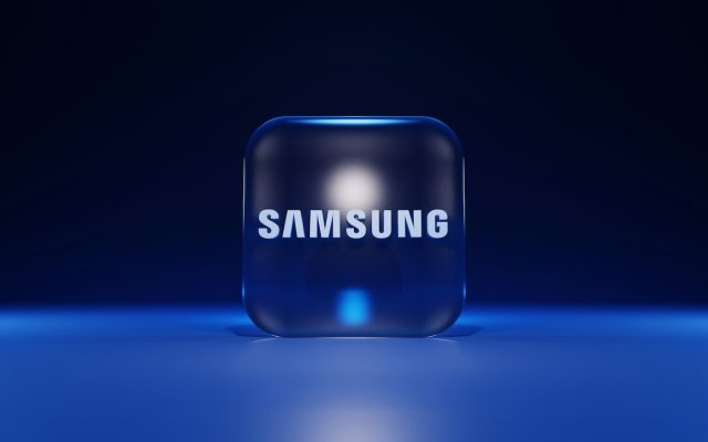 Pourquoi Anthropic envisage-t-elle une collaboration avec Samsung pour ses puces IA ?